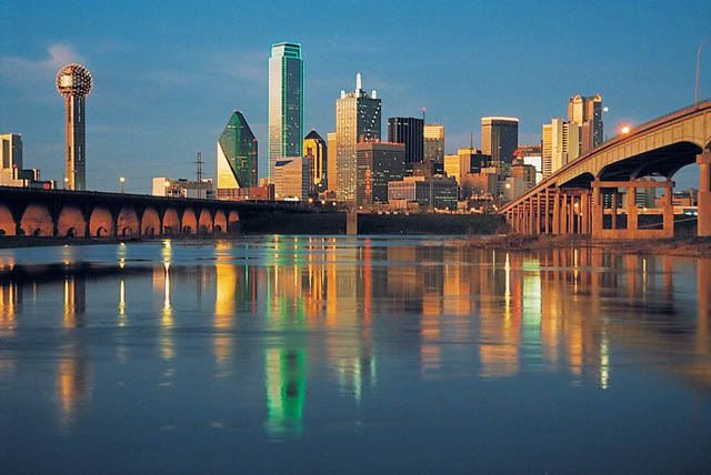 Dallas+skyline+black+and+white